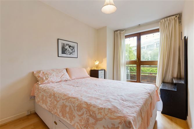 5 Lansdowne Village, Sandymount, Dublin 4