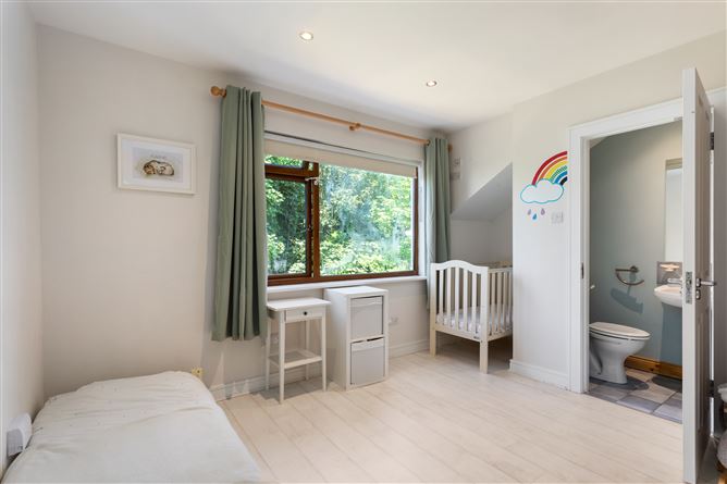 27 Millmount Grove, Dundrum,   Dublin 14