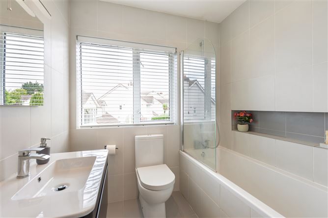 Photo 16 of 21 — 49 Holmwood, Brennanstown Road, Cabinteely, Dublin 18