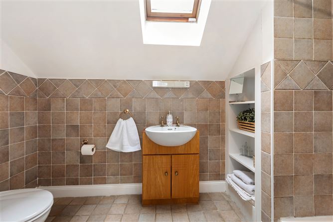 Photo 13 of 21 — 49 Holmwood, Brennanstown Road, Cabinteely, Dublin 18