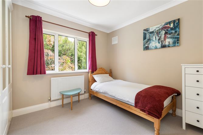 Photo 14 of 21 — 49 Holmwood, Brennanstown Road, Cabinteely, Dublin 18