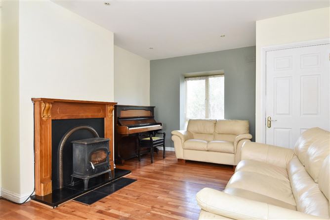 30 Leas Na Creige, Station Road, Oughterard, Galway