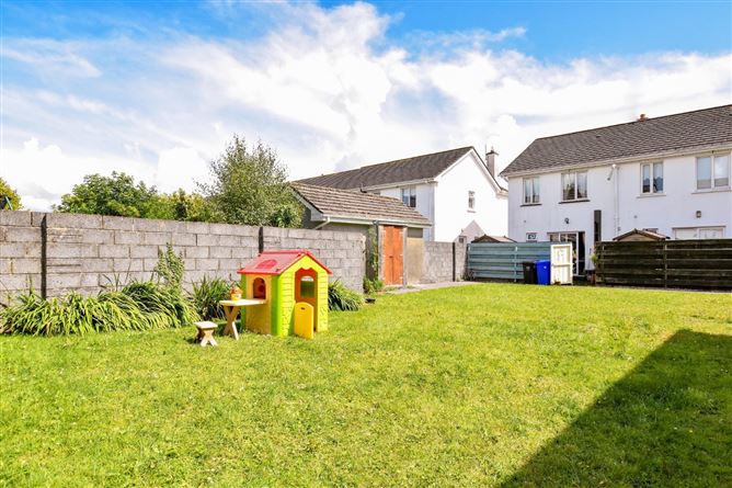 30 Leas Na Creige, Station Road, Oughterard, Galway