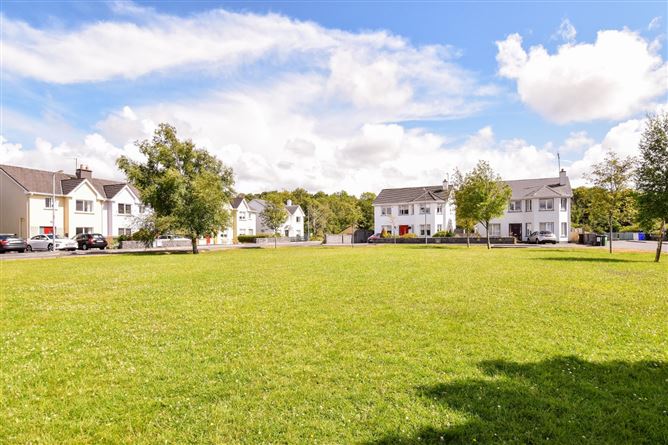 30 Leas Na Creige, Station Road, Oughterard, Galway