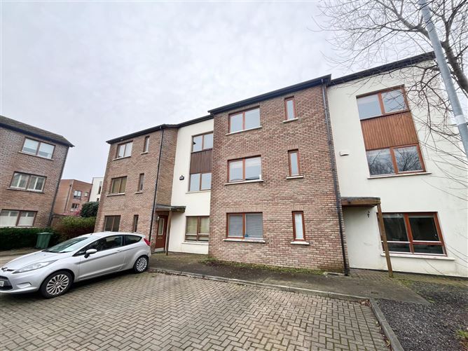 Hunters Court, Hunters Wood, Ballycullen, Dublin 24