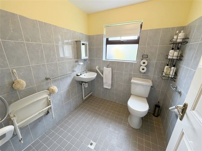Photo 12 of 16 — 7 Seacliff Ave, Baldoyle, Dublin 13