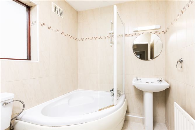 Photo 19 of 28 — 56 College Park Way, Ballinteer, Dublin 16