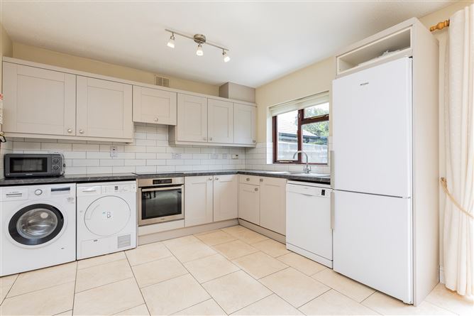 Photo 9 of 28 — 56 College Park Way, Ballinteer, Dublin 16