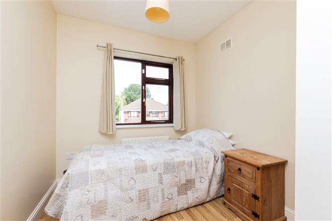 Photo 18 of 28 — 56 College Park Way, Ballinteer, Dublin 16