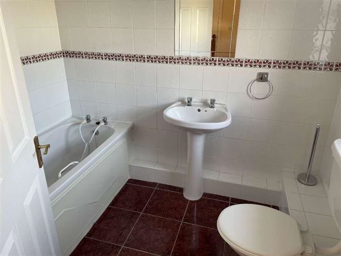 71 Cruachan, Knockateemore, Dungarvan, Waterford