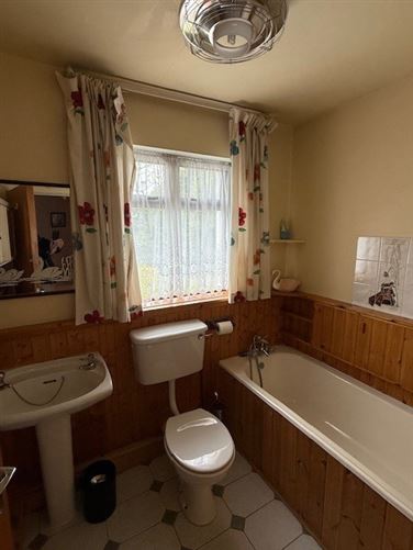 111 Meadowlands Estate, Tralee, Kerry