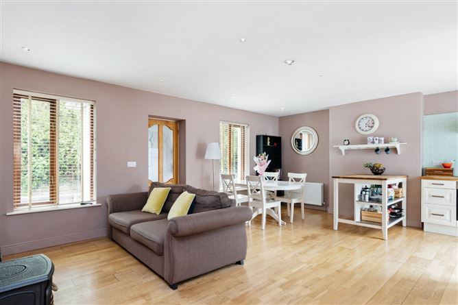 1 Leicester House Cottage, Lansdowne Valley, Drimnagh, Dublin 12