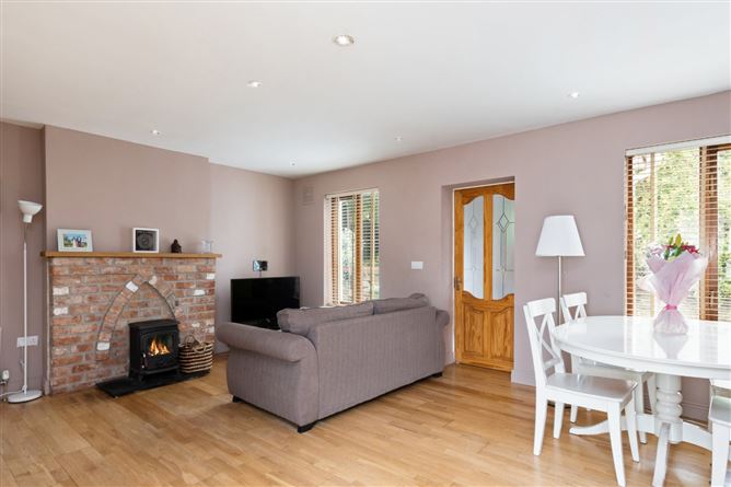 1 Leicester House Cottage, Lansdowne Valley, Drimnagh, Dublin 12