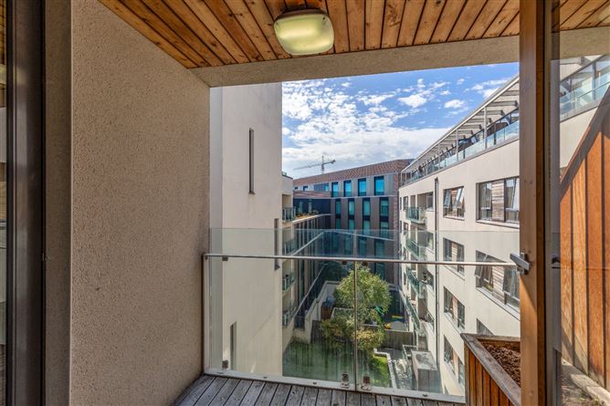 80 Hyde Court, Townsend Street, Dublin 2