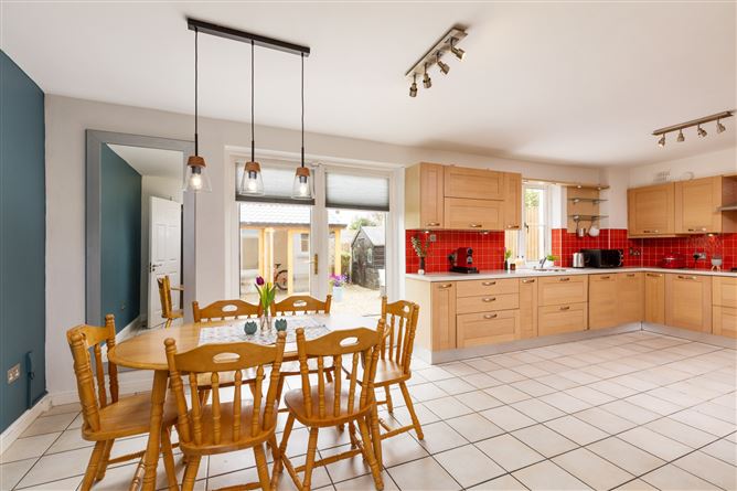 44 The Crescent, Robswall, Malahide, Co. Dublin