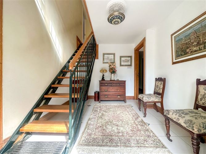 Silverstrand Lodge, Barna Road, Barna, Galway