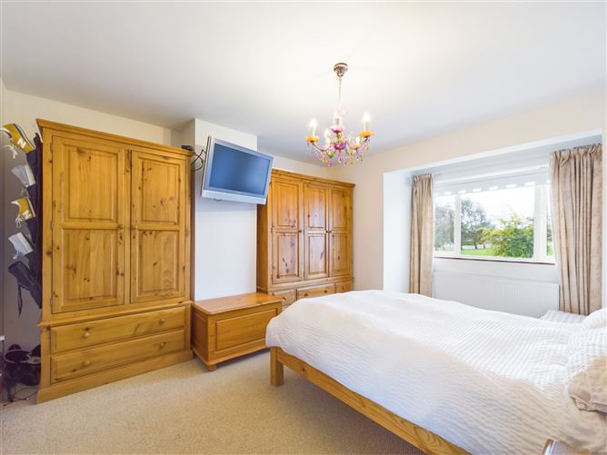 23 Castle Park, Two-Mile Borris, Thurles, Co. Tipperary