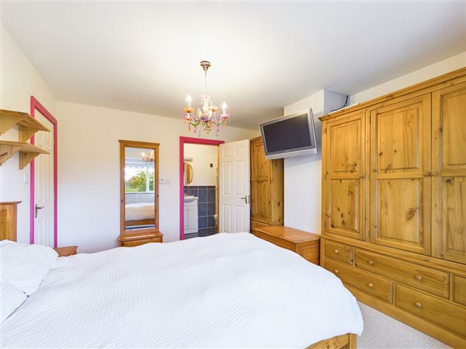 23 Castle Park, Two-Mile Borris, Thurles, Co. Tipperary