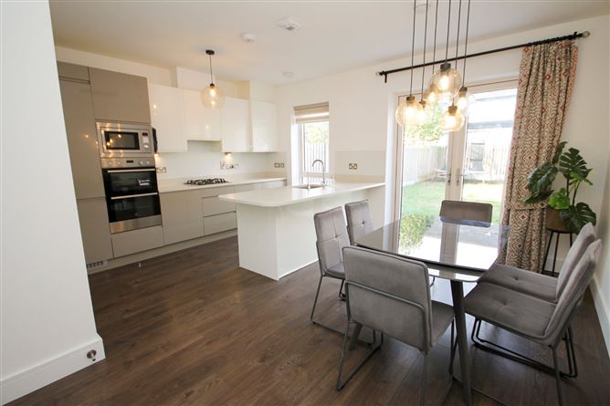 3 Shackleton Woods, Lucan, Co. Dublin