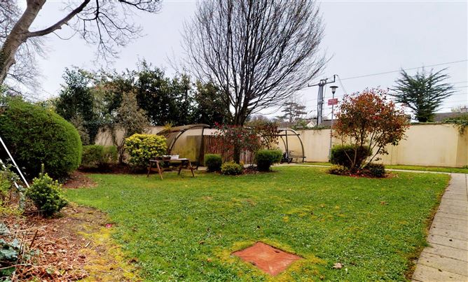 1 Beechwood House, Eaton Wood Square, Shankill, Dublin 18