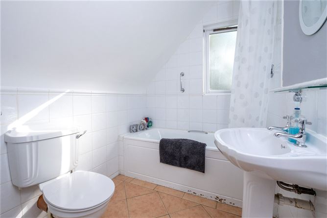 14 The Lodges, St. Joseph's Road, Portumna, Co. Galway