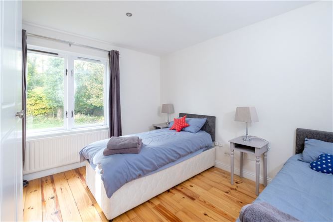 14 The Lodges, St. Joseph's Road, Portumna, Co. Galway