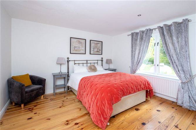 14 The Lodges, St. Joseph's Road, Portumna, Co. Galway