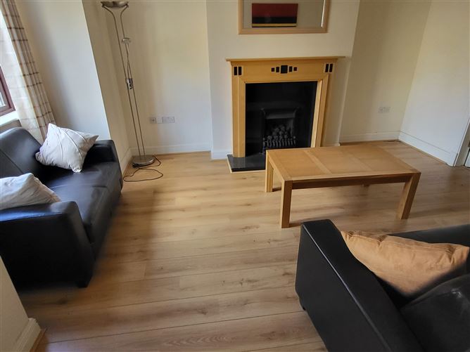 16 Mac Raghnaill Court, Mohill, Leitrim