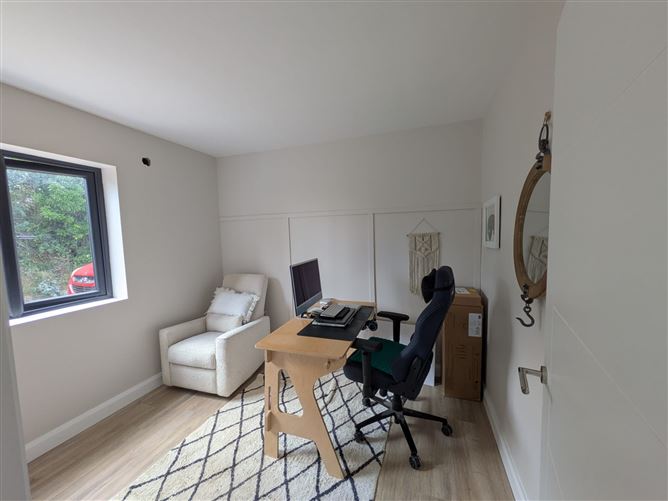 https://photos-a.propertyimages.ie/media/7/6/3/5009367/6cd65c2b-2760-4ae9-9921-0b0ee05722ff_l.jpg