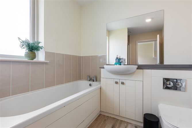 Photo 13 of 20 — 19 Diswellstown Court, Hamilton Park, Castleknock, Dublin 15