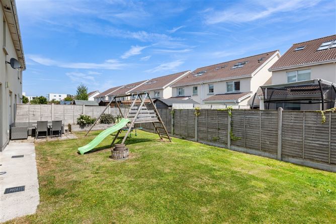 Photo 17 of 20 — 19 Diswellstown Court, Hamilton Park, Castleknock, Dublin 15