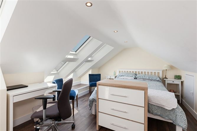 Photo 15 of 20 — 19 Diswellstown Court, Hamilton Park, Castleknock, Dublin 15