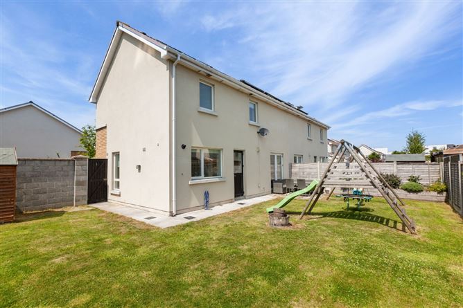 Photo 18 of 20 — 19 Diswellstown Court, Hamilton Park, Castleknock, Dublin 15
