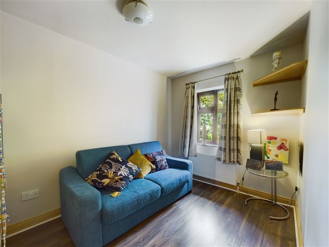 14 Alden, Douglas, Cork