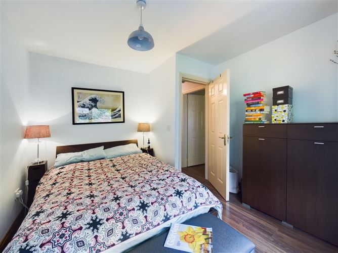 14 Alden, Douglas, Cork