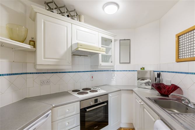 102 Wintergarden, Pearse Street, Dublin 2