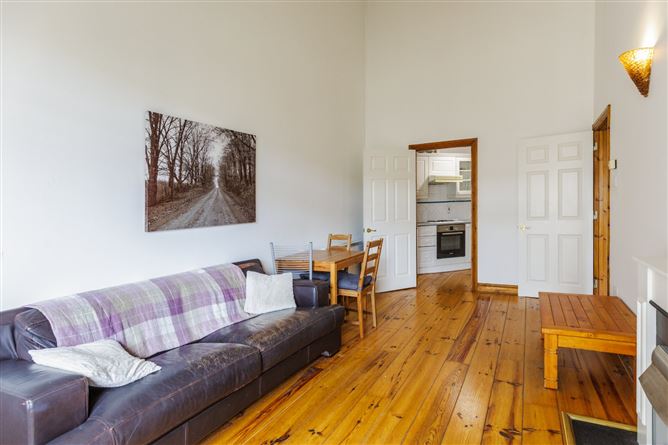 102 Wintergarden, Pearse Street, Dublin 2