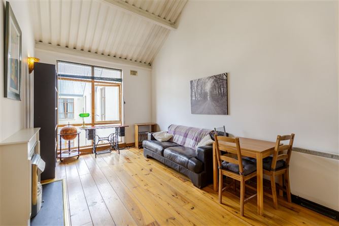 102 Wintergarden, Pearse Street, Dublin 2