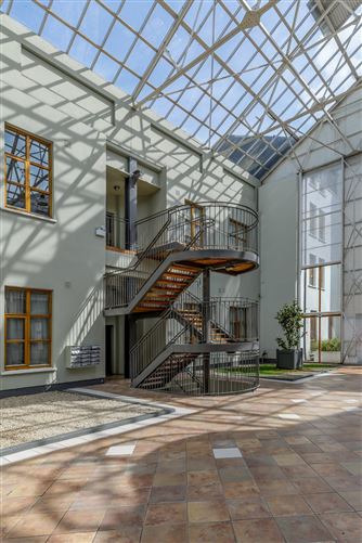 102 Wintergarden, Pearse Street, Dublin 2