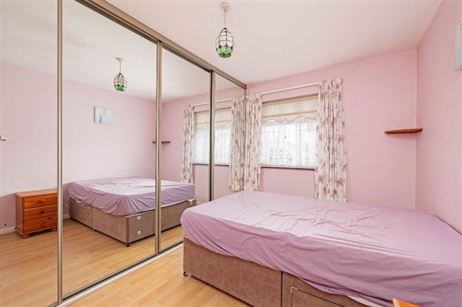 64 Sarsfield Park, Lucan, Co. Dublin, Dublin