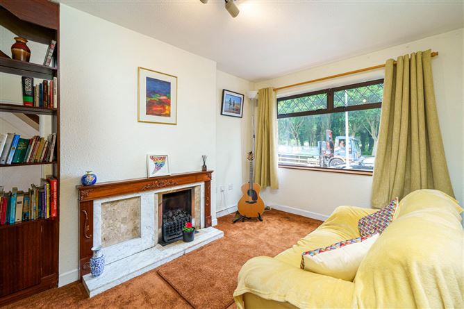 4 Woodford Avenue , Clondalkin,   Dublin 22