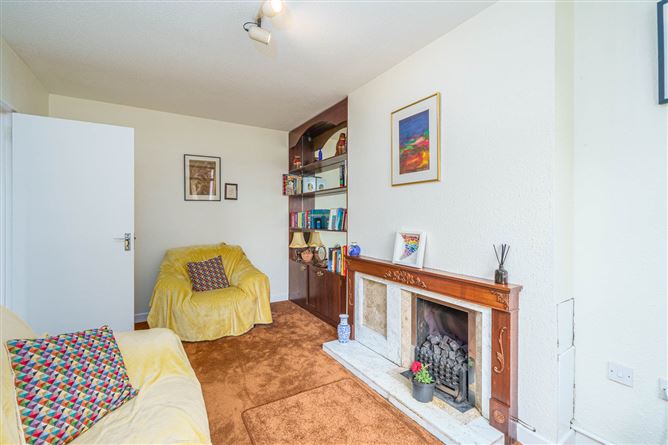 4 Woodford Avenue , Clondalkin,   Dublin 22