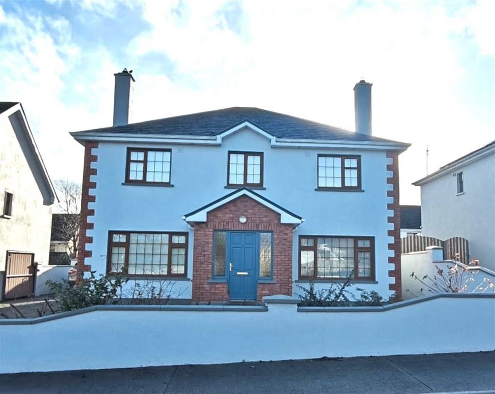 6 Cornaroya Manor, Ballinrobe, County Mayo