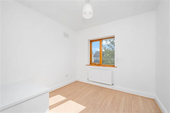 Photo 16 of 23 — 14 Luttrellstown Grove, Castleknock, Dublin 15