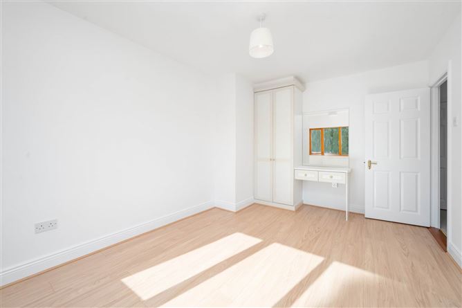 Photo 15 of 23 — 14 Luttrellstown Grove, Castleknock, Dublin 15