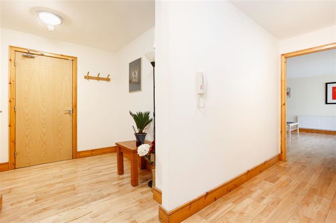 2 Adamstown Avenue, Adamstown Castle, Lucan, Dublin