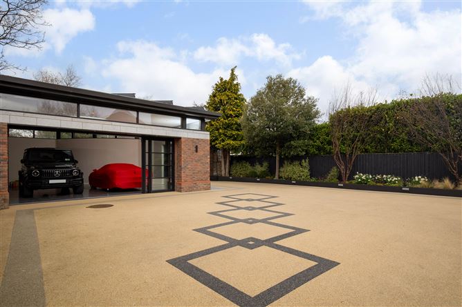 https://photos-a.propertyimages.ie/media/7/6/6/4912667/52158d03-d1d4-4c11-a53d-8e372bf8a320_l.jpg
