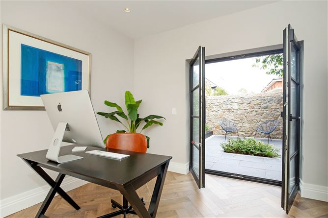 https://photos-a.propertyimages.ie/media/7/6/6/4912667/52158d03-d1d4-4c11-a53d-8e372bf8a320_l.jpg