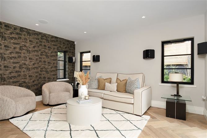 https://photos-a.propertyimages.ie/media/7/6/6/4912667/52158d03-d1d4-4c11-a53d-8e372bf8a320_l.jpg