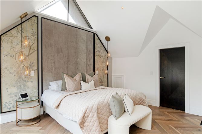 https://photos-a.propertyimages.ie/media/7/6/6/4912667/52158d03-d1d4-4c11-a53d-8e372bf8a320_l.jpg